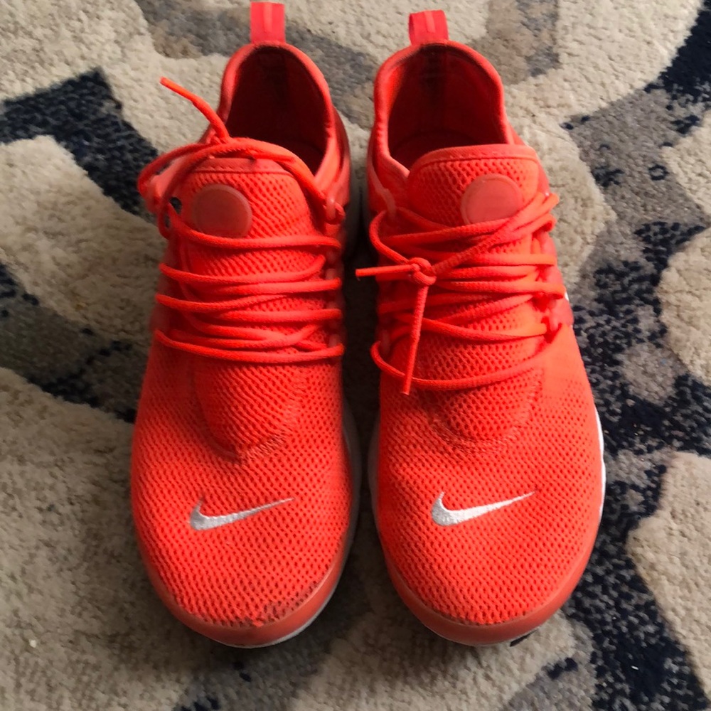 Nike prestos (not available)